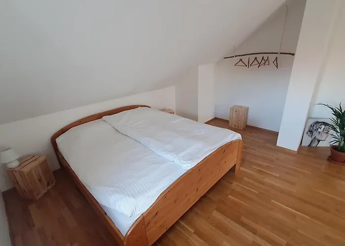Altbau Dachgeschosswohnung Mitten In Graz