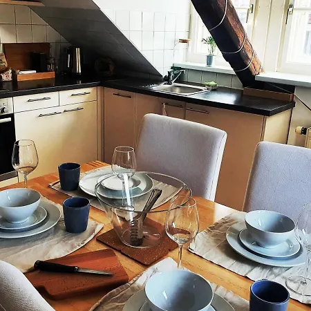 Altbau Dachgeschosswohnung Mitten In