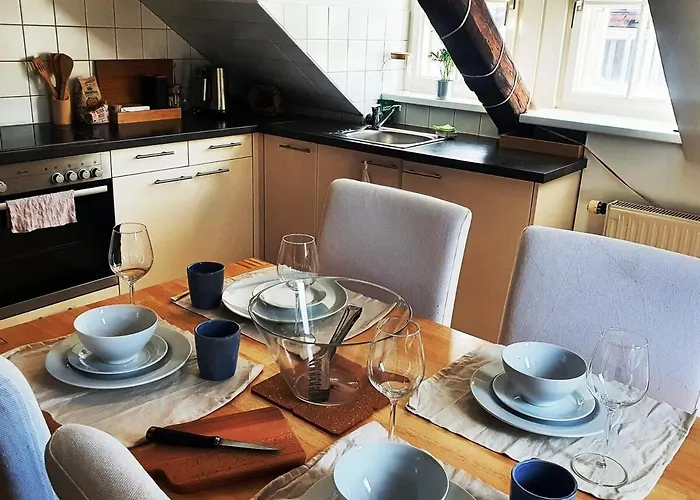 Altbau Dachgeschosswohnung Mitten In