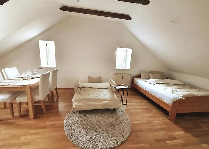 Altbau Dachgeschosswohnung Mitten In Apartamento *