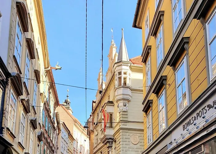 Altbau Dachgeschosswohnung Mitten In *